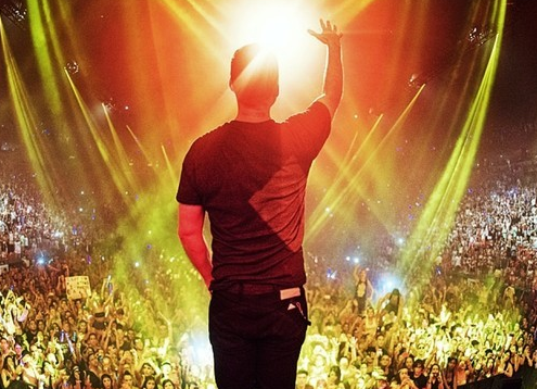 Kaskade & ZZTTN vs. Moguai – Something Something Champs (Kaskade’s Atmosphere Mash Up)